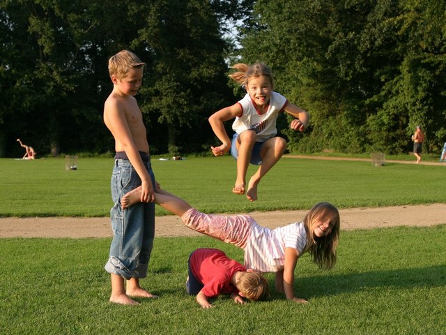 Beim Spielen im Freien haben sich Kinder und Jugendliche im Lockdown Bewegung verschafft. Foto: Martin Köhler für die Motorik-Modul-Studie