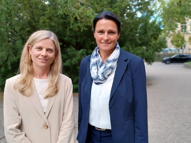 Die Prorektorinnen der PHKA: Prof. Dr. Dorothee Kohl-Dietrich (l.) und Prof. Dr. Annette Worth. Foto: Pädagogische Hochschule Karlsruhe