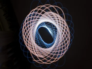 Kurven über Kurven: Die Mathematik hinter Spirograph-Kunstwerken erklärt das Institut für Mathematik der PHKA auf den Science Days 2021. Foto: M Maggs auf Pixabay