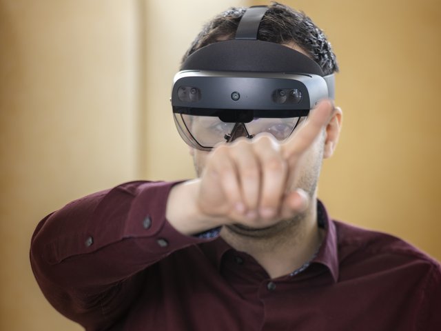 Neues Promotionskolleg Wissensmedien: Die Pädagogische Hochschule Karlsruhe, die Hochschule Karlsruhe und die Hochschule Furtwangen erforschen gemeinsam, wie sich digitale Technologien wirksam in Bildungskontexte einbinden lassen. Foto: Tobias Schwerdt/HKA