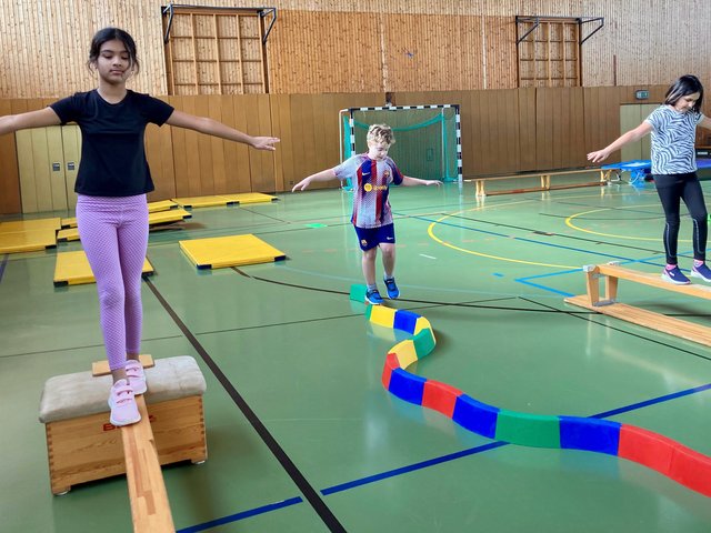 Sportschuhbande: Das an der PHKA entwickelte Angebot stärkt Kinder mit motorischem Förderbedarf. Foto: Caroline Handtmann