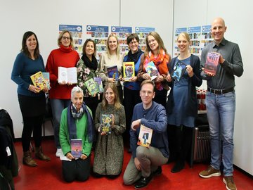 Leseförderprojekt boys & books: Mitglieder der Fachjury präsentieren die neuen Top-Titel Winter 2022/23. Foto: Jana Koch/PHKA