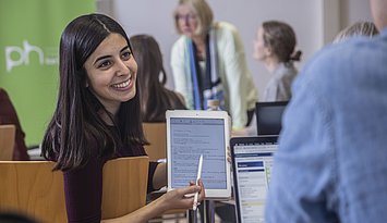 Tag der digitalen Lehre: Am 12. Januar 2024 an der PHKA innovative Methoden kennenlernen und sich vernetzen. Foto: Fabry/PHKA