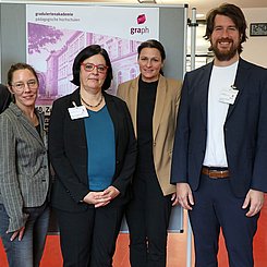 Beim Zukunftsforum Bildungsforschung 2024: (v.l.) Stefan Wörmann, Juliane Zeiser, Prof. Dr. Barbara Asbrand, Prof. Dr. Annettte Worth, Jun.-Prof. Dr. Sebastian Engelmann und Kerstin Aberle. Foto: PHKA