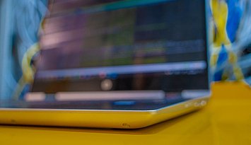 Technologiegestützte Bildung: Wie die Qualität digitaler Aufgaben im Schulunterricht verbessert werden kann, untersucht das Forschungs- und Nachwuchskolleg AQUA-d. Foto: PHKA/Kamuf