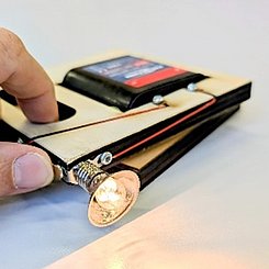 Bau einer Taschenlampe zur Veranschaulichung eines einfachen Stromkreises (Primarstufe)