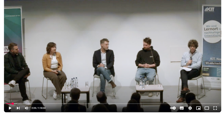 Professor Dr. Martin Neugebauer (PHKA) bei der KIT-Podiumsdiskussion "Mehr Bildung, gleiche Barrieren? Die ungelösten Probleme der Chancengleichheit". Foto: Screenshot YouTube