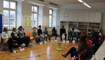 Andrea Schwarz, MdL vom Bündnis 90 die Grünen zu Besuch im „KinderCouncil“