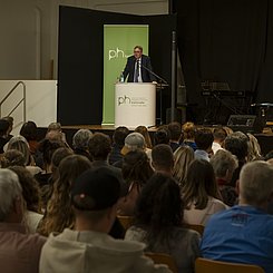 _DSF4677.jpg Absolvent:innenfeier der PHKA 2025: Rektor Klaus Peter Rippe. Foto: Gustavo Alàbiso\PHKA